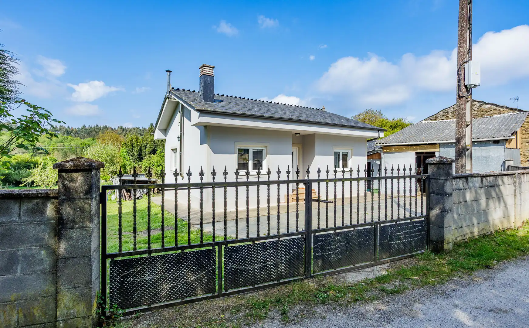 Vista exterior de Casa o chalet en venta en Pol con Amueblado