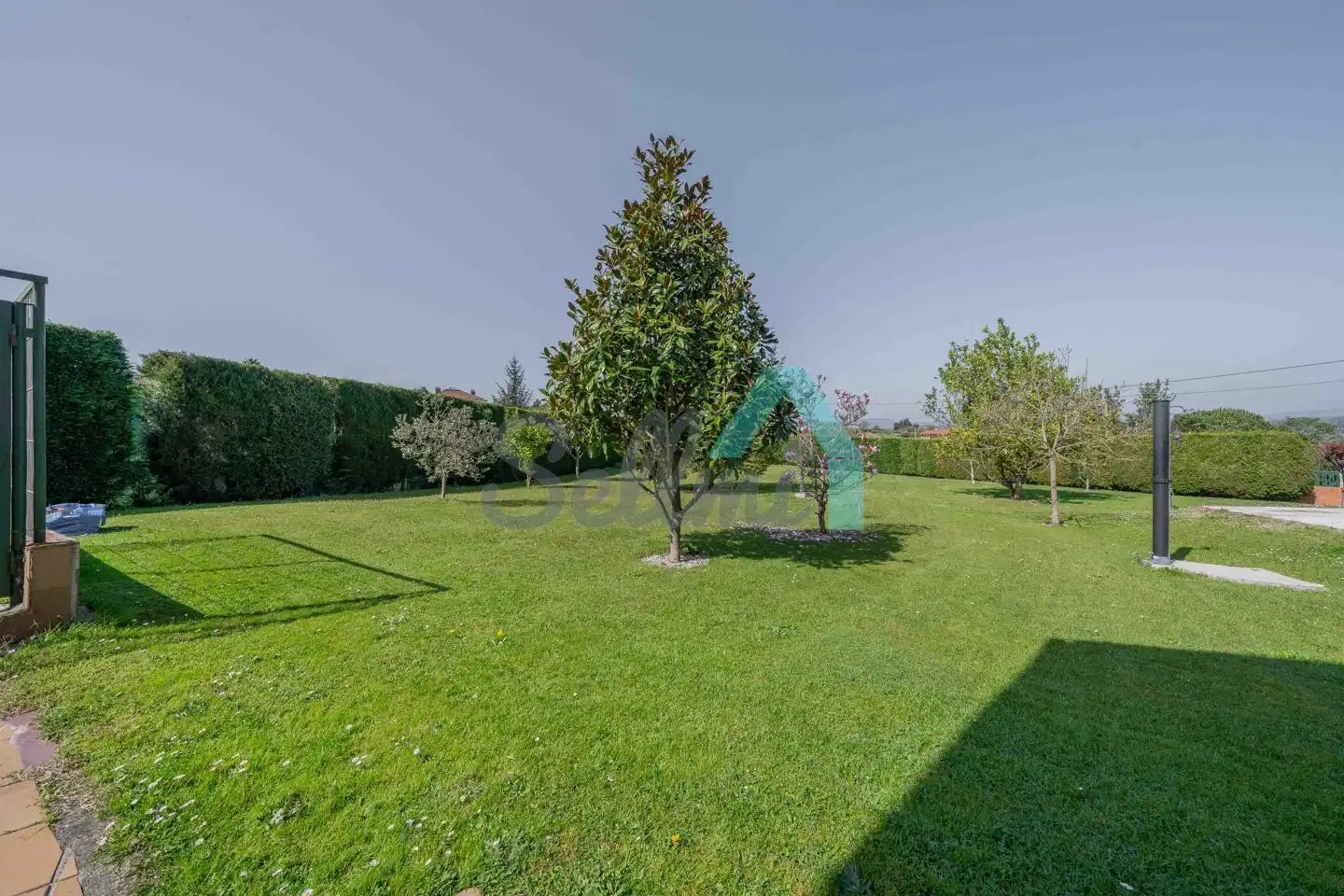 Jardí de Casa o xalet en venda en Oviedo  amb Calefacció, Jardí privat i Parquet