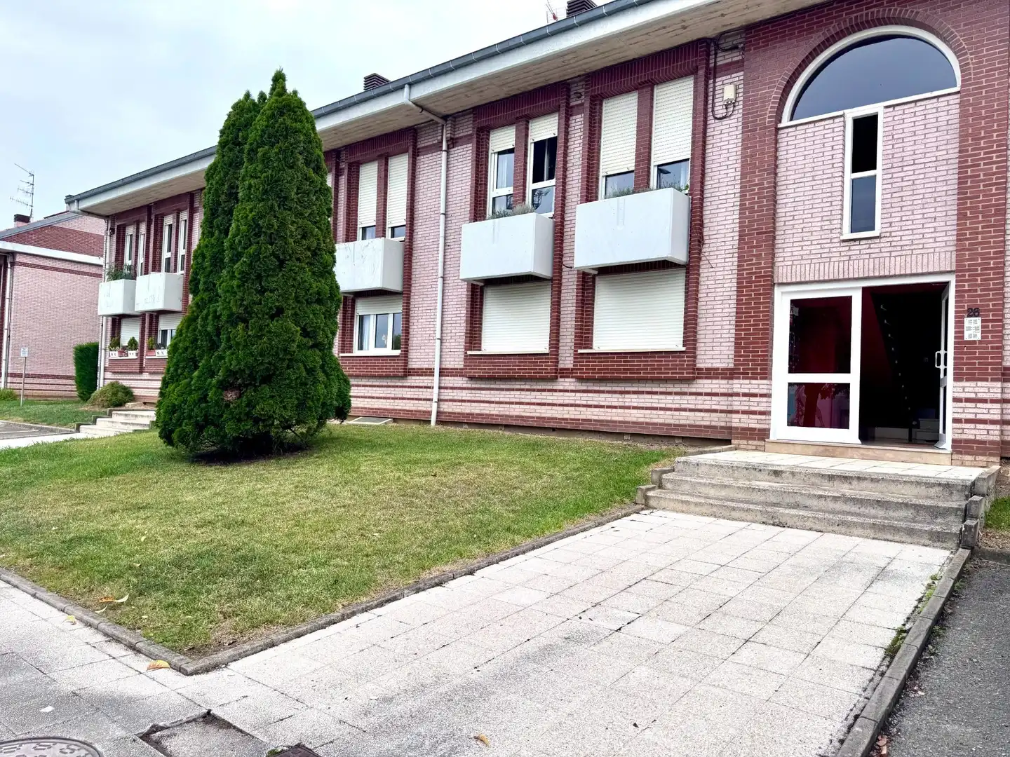 Vista exterior de Dúplex en venta en Reocín con Calefacción, Trastero y Amueblado
