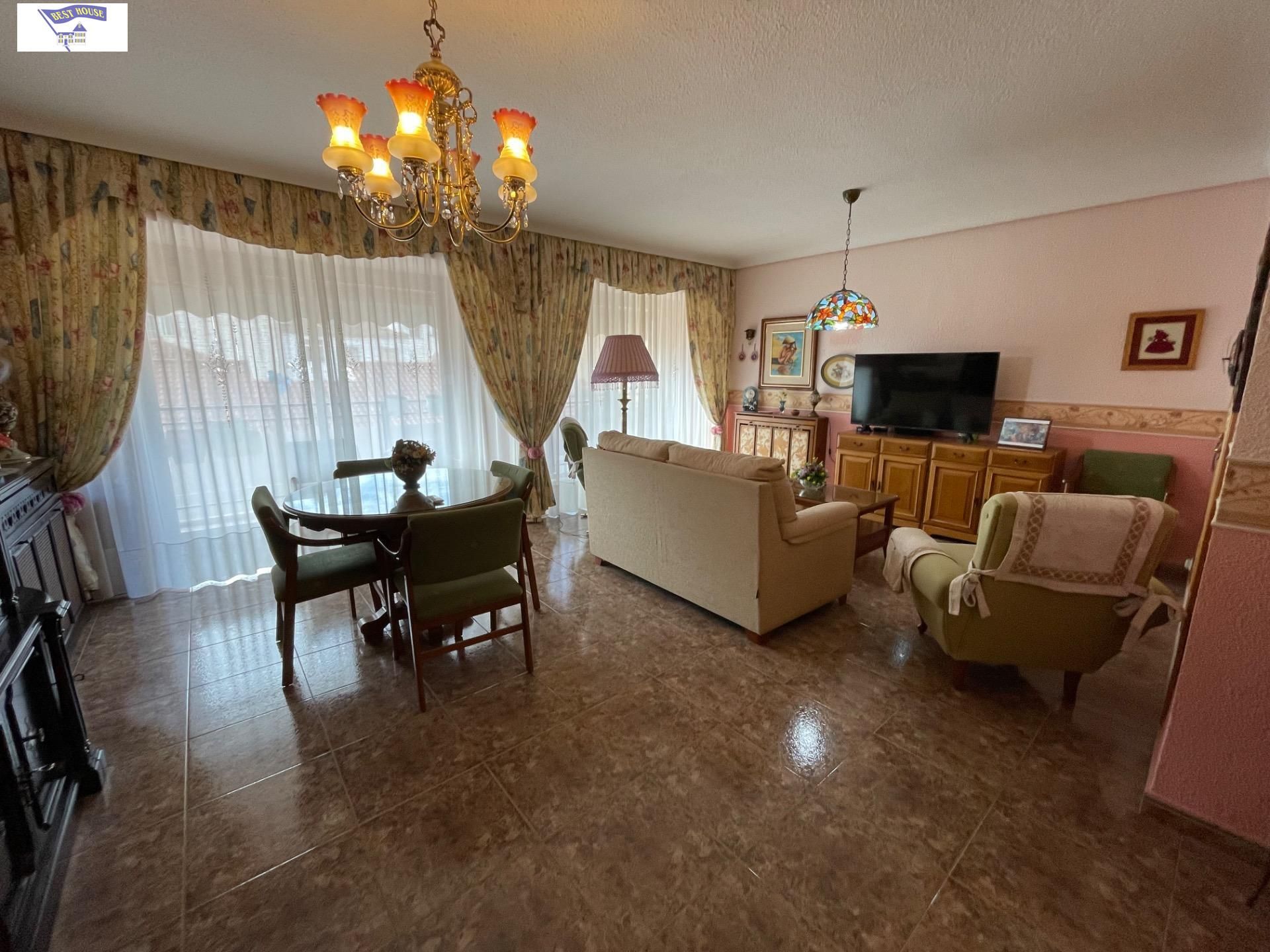 Sala d'estar de Pis en venda en  Albacete Capital amb Balcó