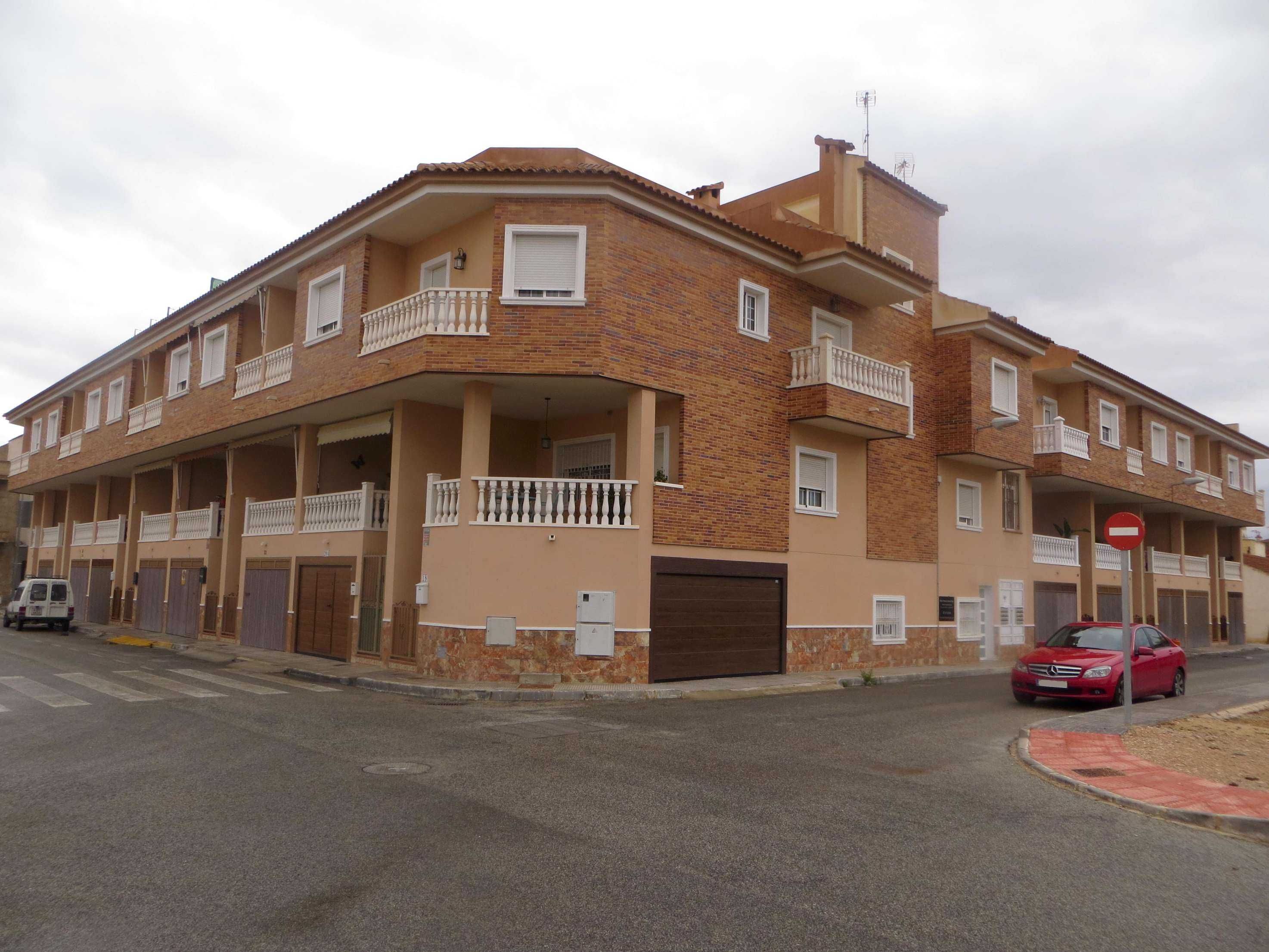 Vista exterior de Piso en venta en Cox