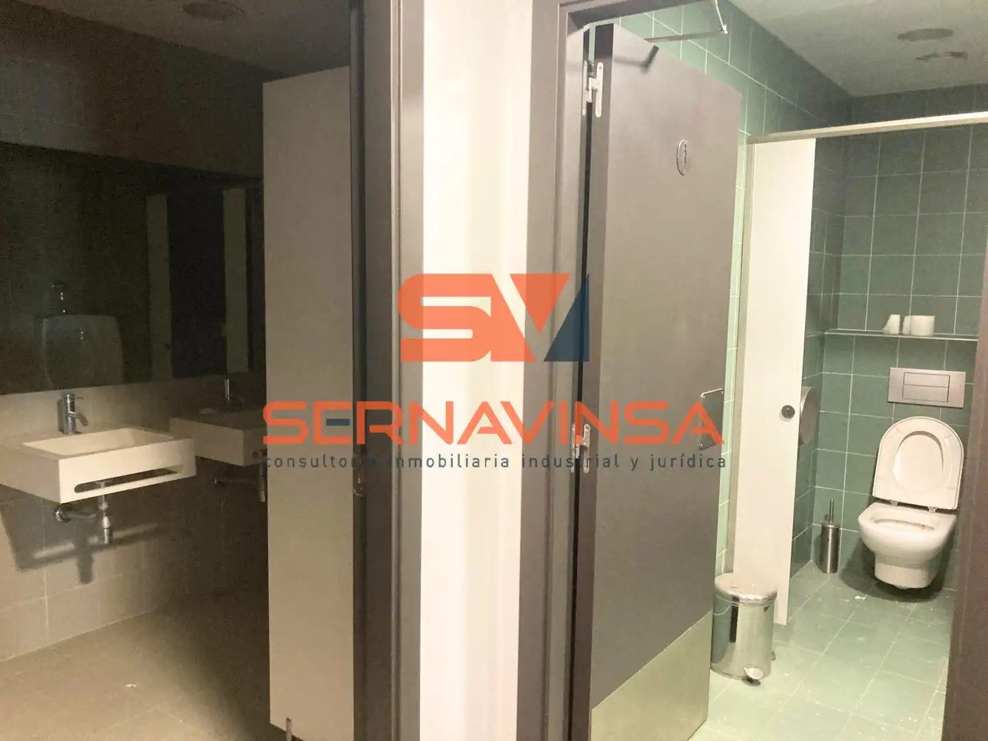 Badezimmer von Gebäude zum Verkauf in Sabadell