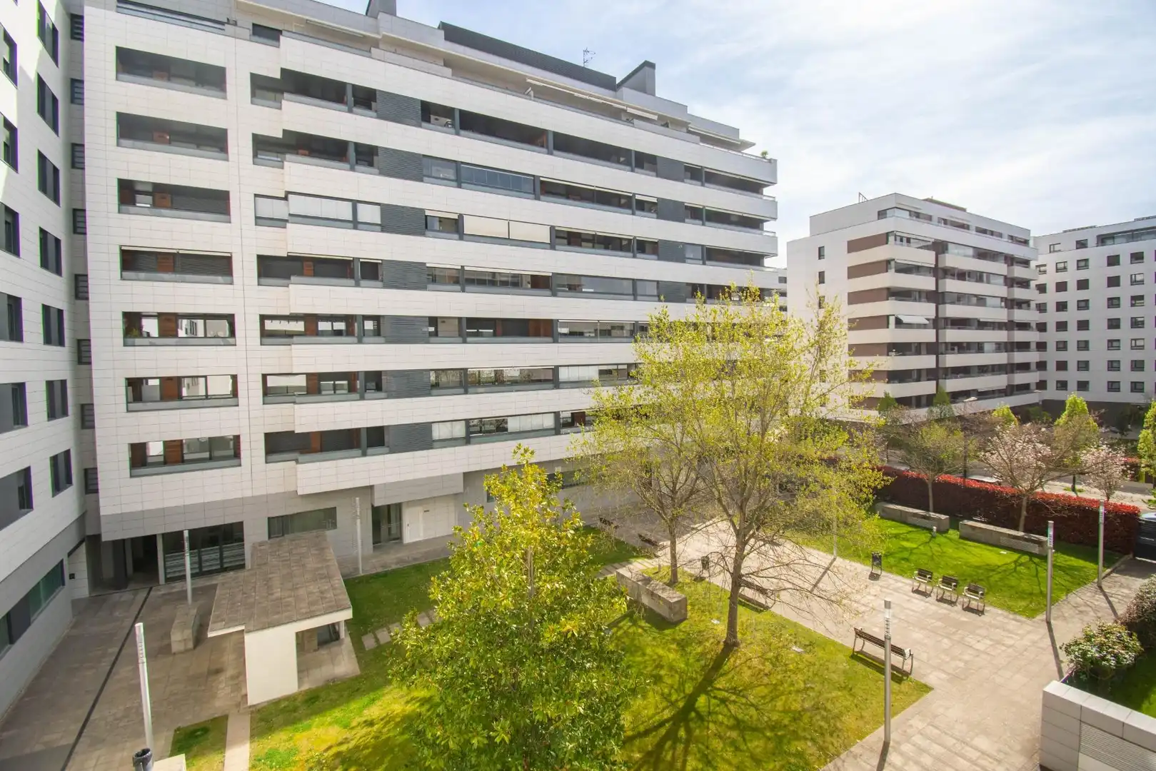 Vista exterior de Pis en venda en  Pamplona / Iruña amb Calefacció, Jardí privat i Traster
