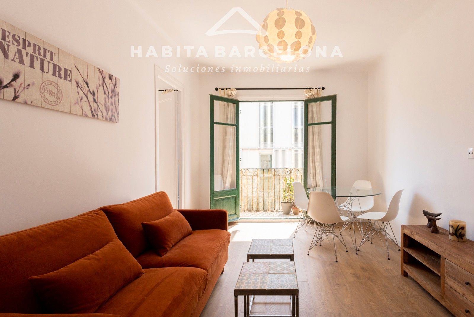Exterior view of Flat to rent in  Barcelona Capital  with Parquet flooring, Furnished and Oven