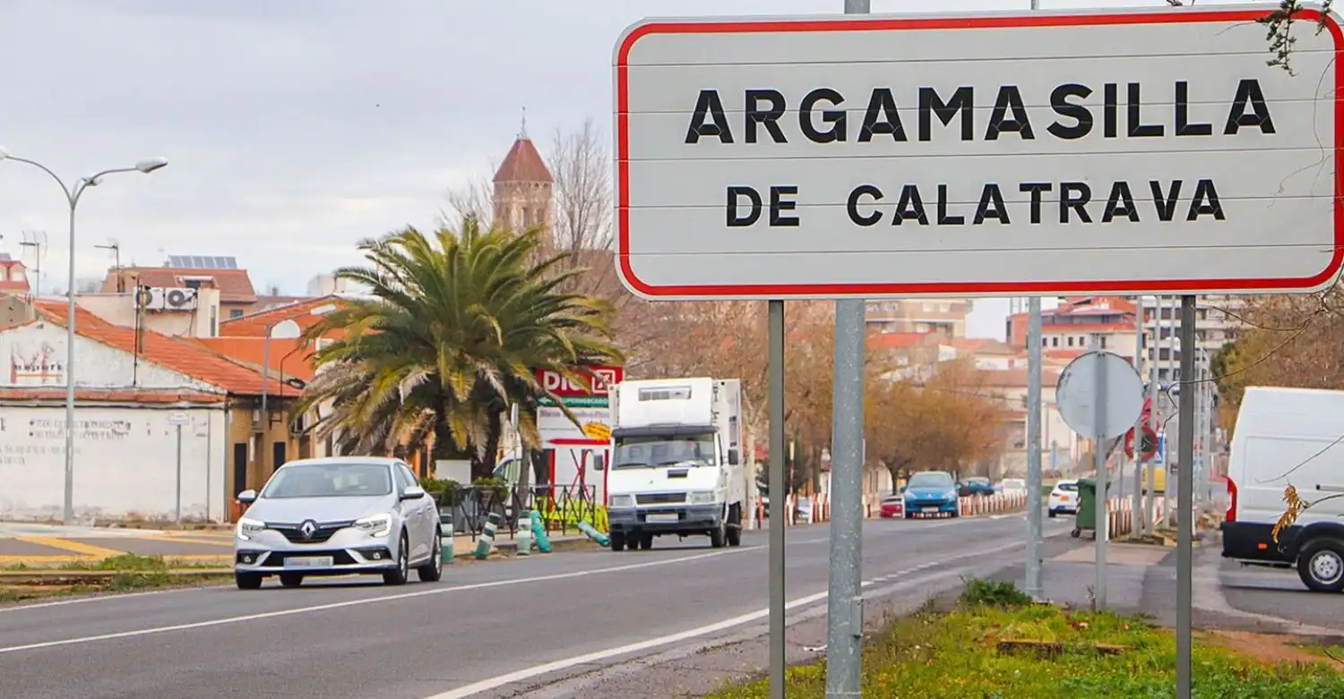 Exterior view of Detached homes for sale in Argamasilla de Calatrava  with Private garden and Terrace