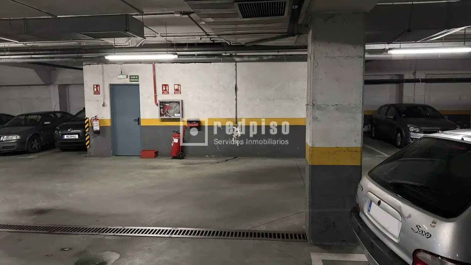 Aparcament de Pis en venda en Madrid amb Calefacció, Jardí privat i Parquet