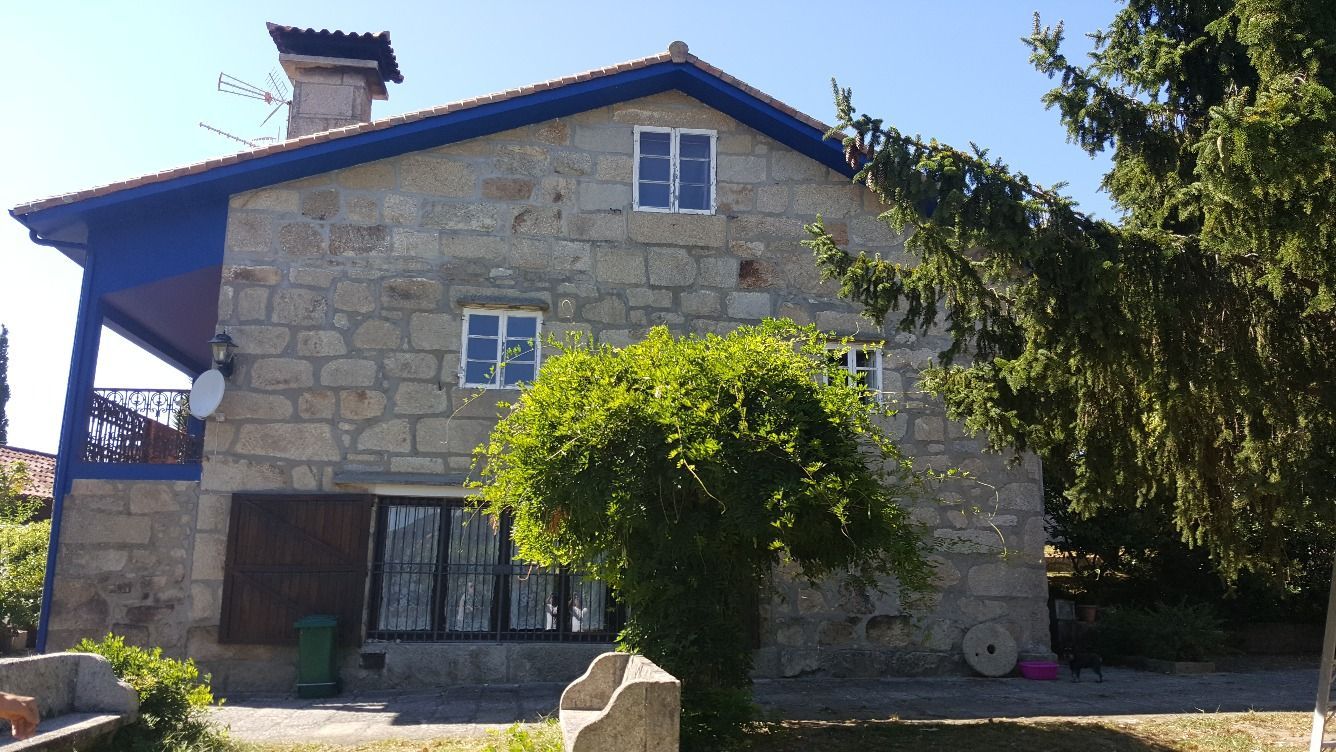 Exterior view of Country house for sale in Nigrán  with Private garden, Parquet flooring and Swimming Pool