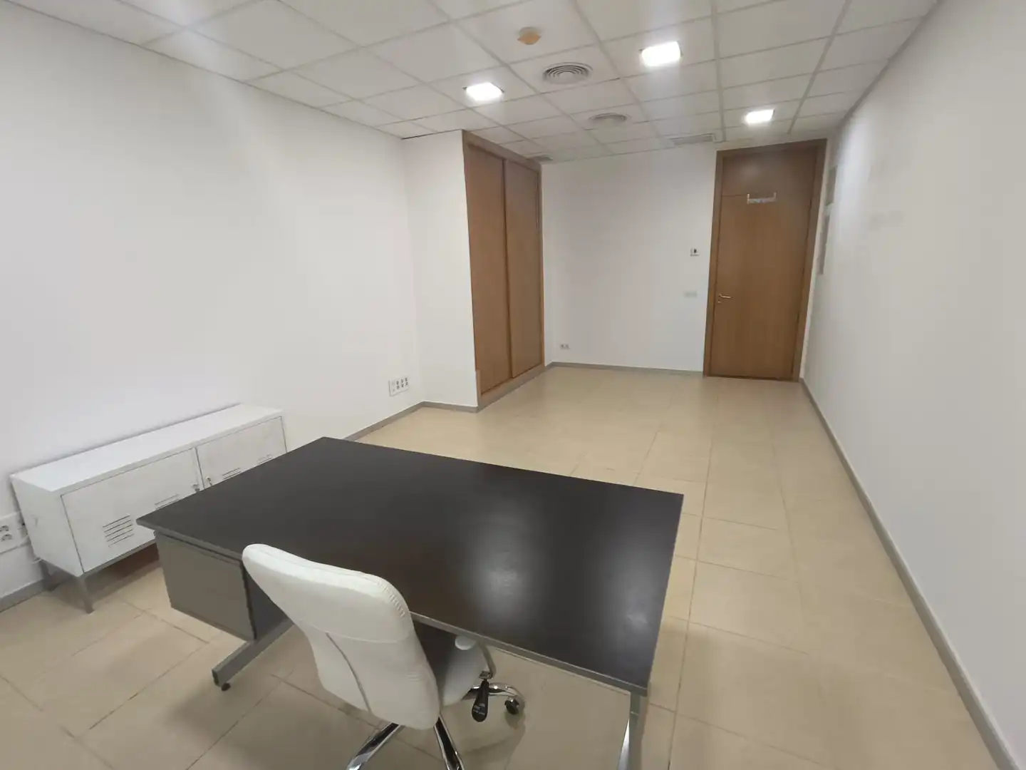 Büro zum Verkauf in Sevilla mit Klimaanlage und Abstellraum