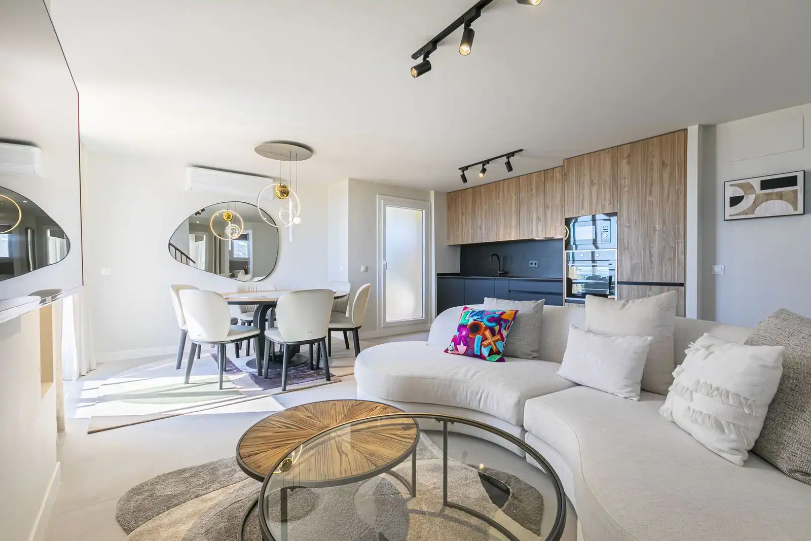Wohnzimmer von Maisonette zum Verkauf in Marbella mit Klimaanlage, Terrasse und Möbliert