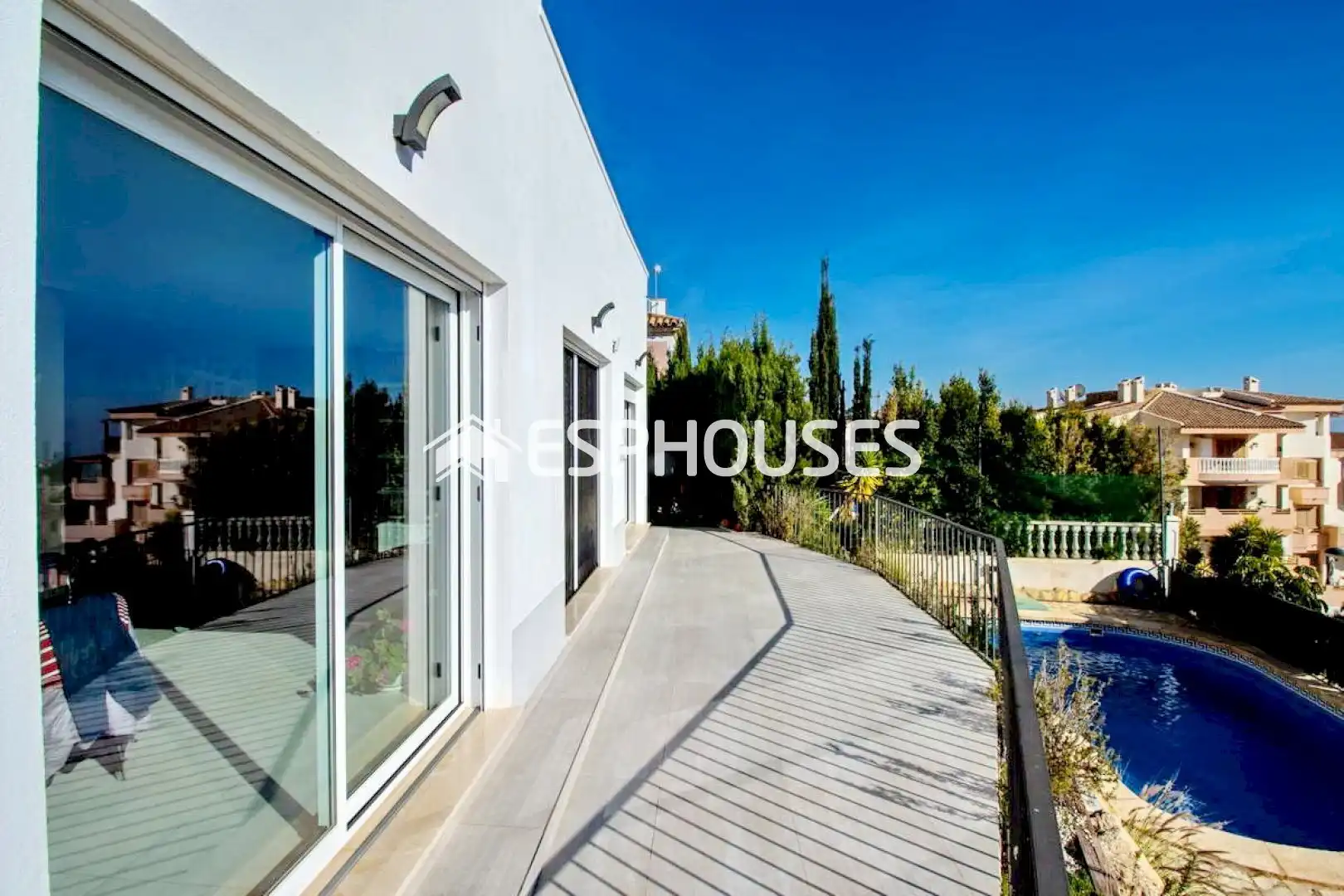 Villa avec terrasse à vendre à Golf Bahía, imagen 4