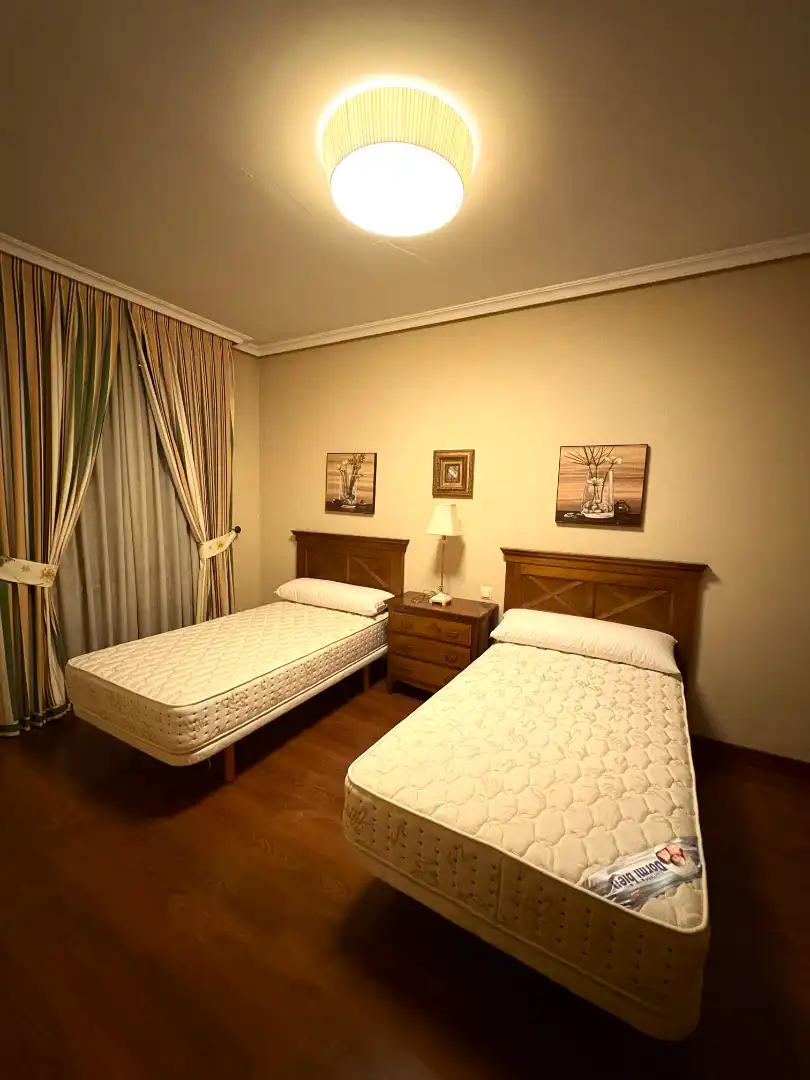 Habitación de Nave industrial en venta en Cedillo del Condado con Alarma