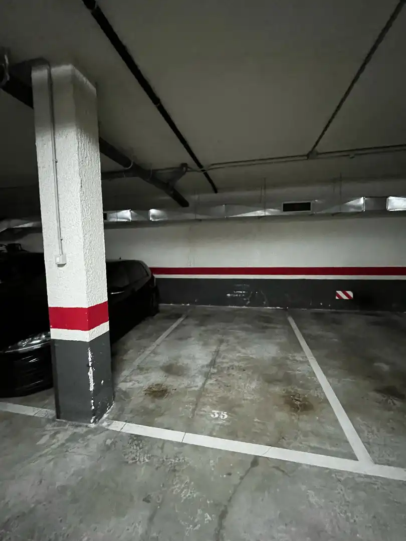 Parking de Piso en venta en Entrambasaguas con Calefacción, Jardín privado y Amueblado