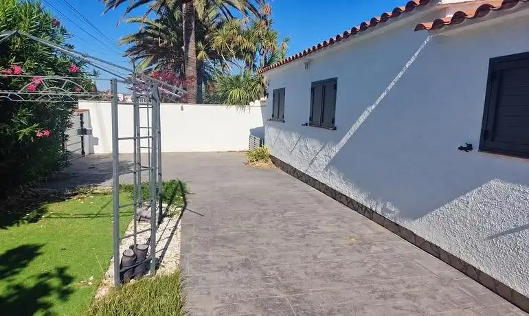 House with pool for sale in Peni, imagen 2