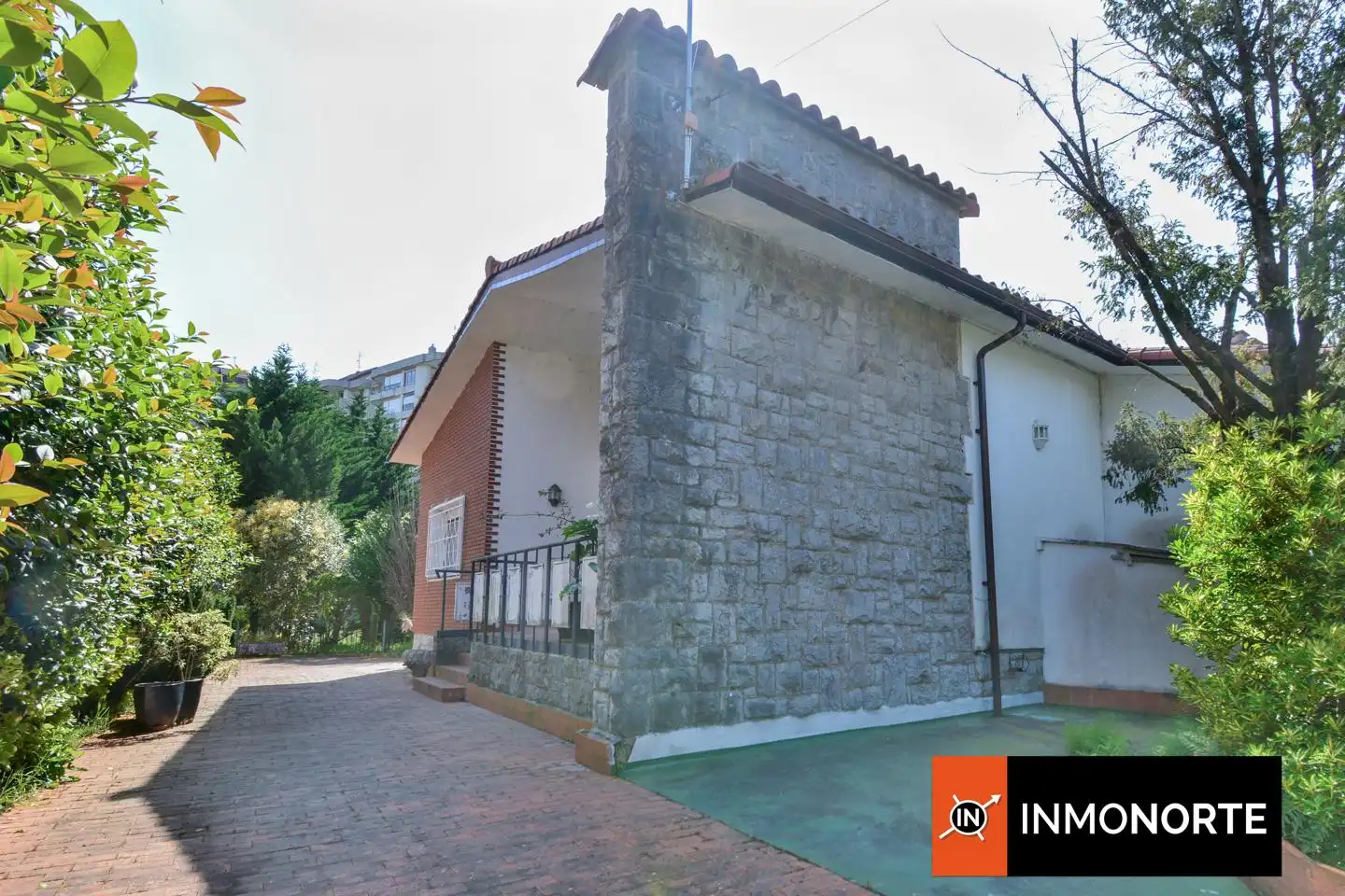 Vista exterior de Casa o chalet en venta en Laredo con Calefacción, Jardín privado y Terraza