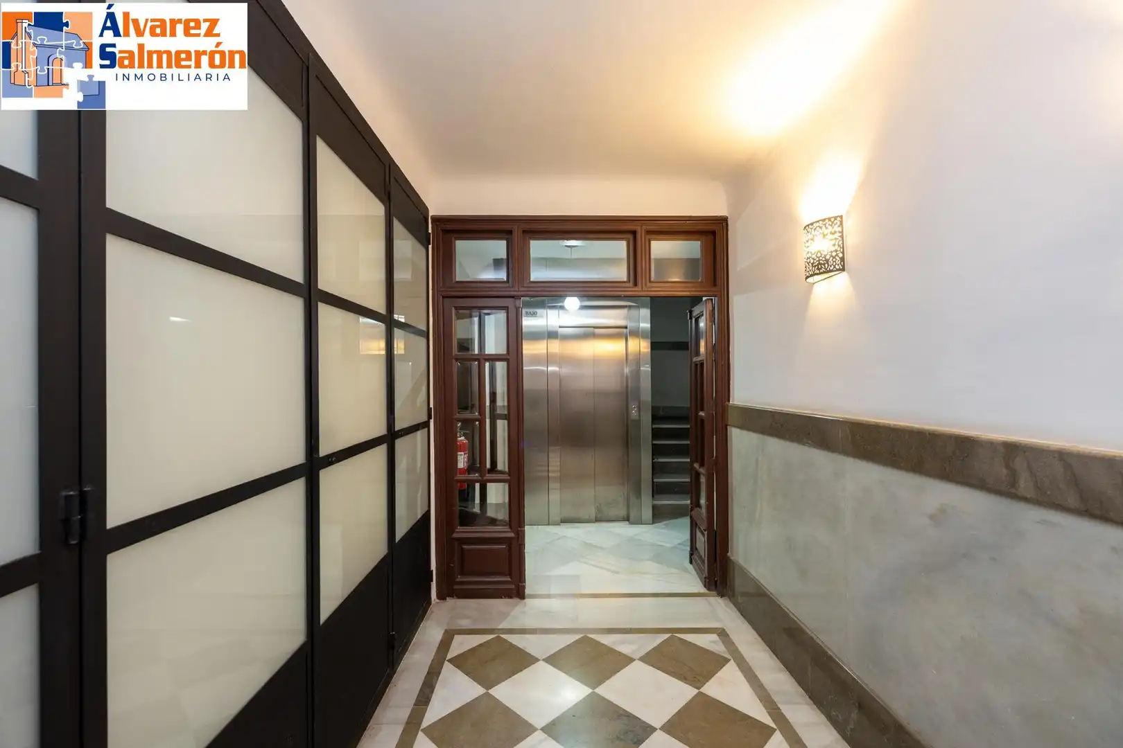 Piso con terraza en venta en Centro