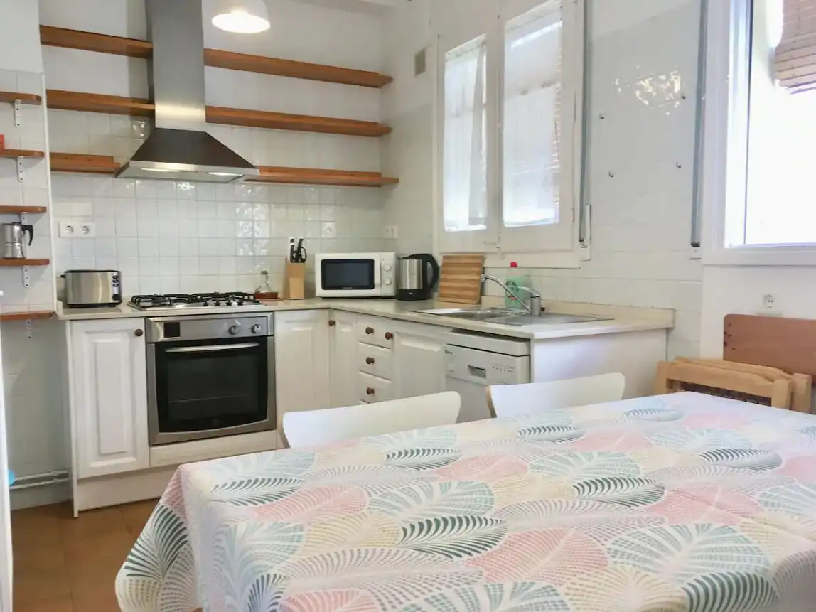 Flat with garden to rent in Via Augusta 19