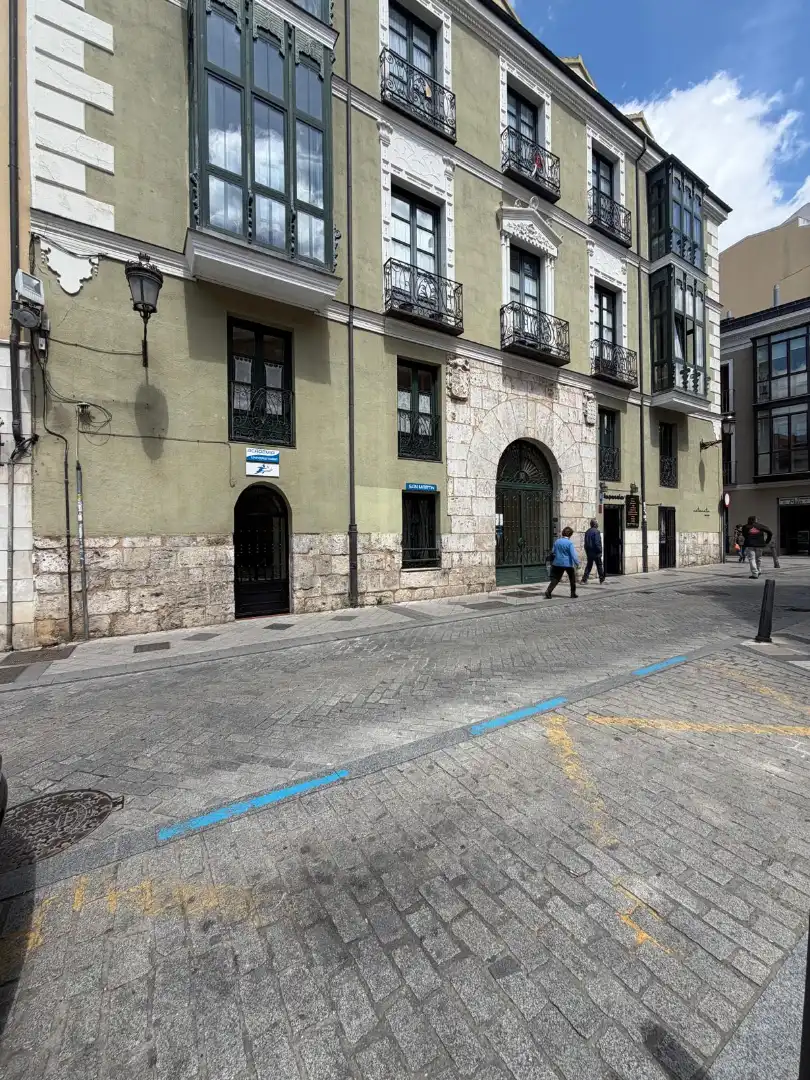 Vista exterior de Pis en venda en Valladolid amb Calefacció, Parquet i Moblat