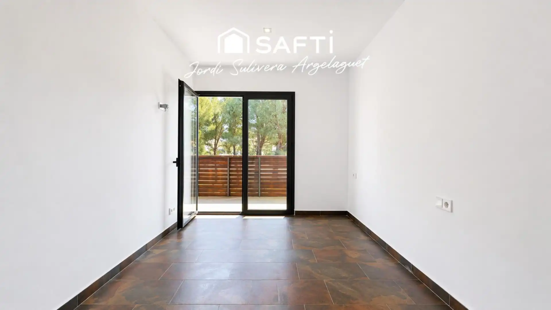 Vista exterior de Casa adosada en venta en L'Escala con Aire acondicionado, Terraza y Balcón