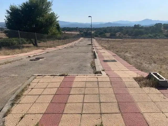 Residential zum Verkauf in PUENTE PASIL, El Tiemblo