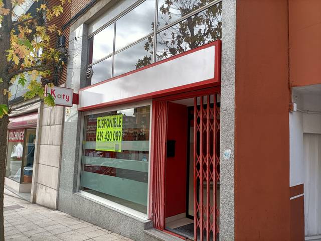 Local comercial en Venta en Avenida del Mar, 9 en Teatinos - Los Prados