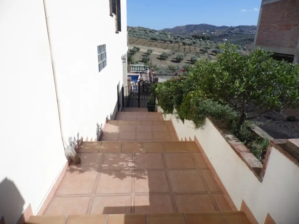Chalet con piscina en venta en Alcaucín, imagen 7