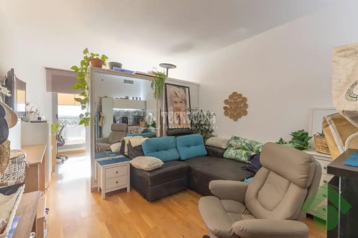 Sala de estar de Piso en venta en Granada con Aire acondicionado, Calefacción y Piscina comunitaria