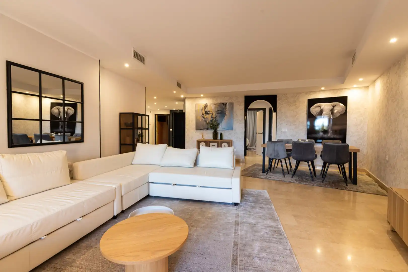 Wohnzimmer von Wohnungen zur Miete in Marbella mit Klimaanlage, Heizung und Terrasse