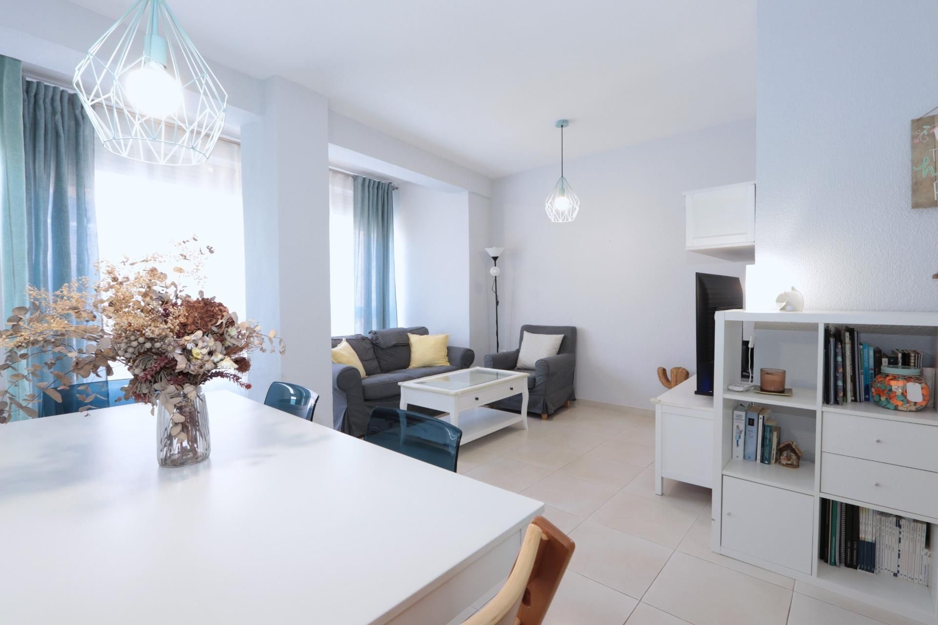 Flat for sale in Calle JUAN FERNANDEZ, Alameda