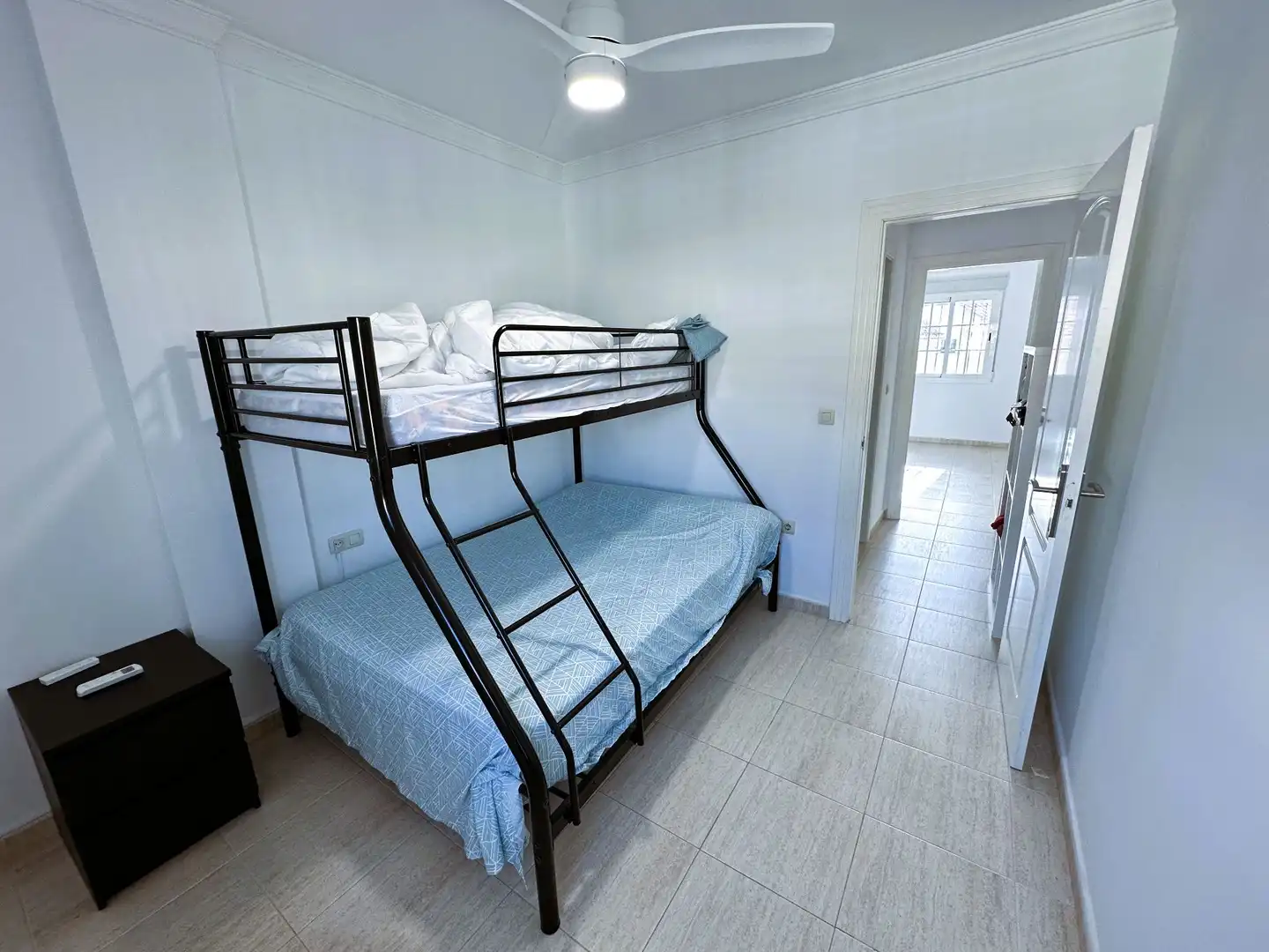 Habitación de Casa adosada en venta en Salobreña con Aire acondicionado, Calefacción y Terraza