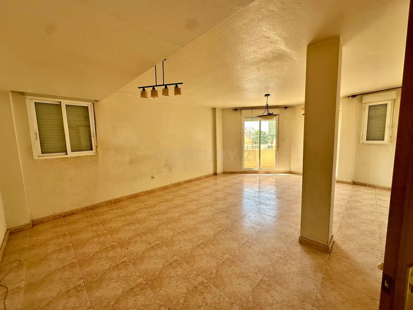 Casa adosada en venta en Jacarilla con Balcón