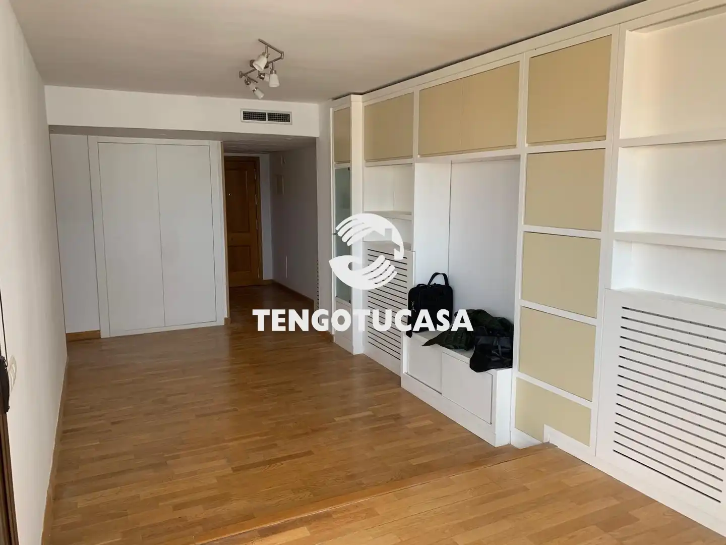 Wohnzimmer von Dachboden zum Verkauf in Madrid mit Klimaanlage, Heizung und Terrasse