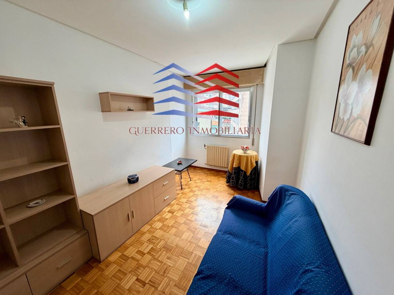 Habitación de Piso de alquiler en Ourense Capital  con Calefacción, Parquet y Amueblado