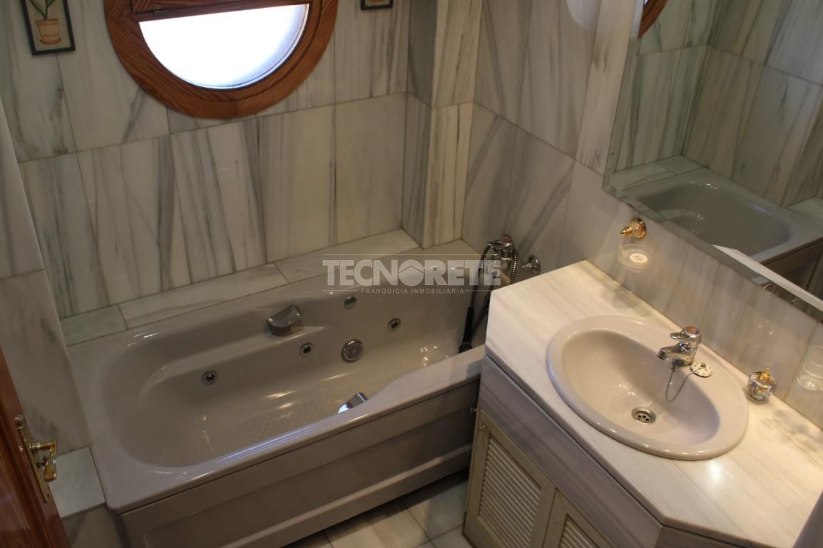 Bathroom of Single-family semi-detached for sale in Guadalajara Capital  with Air Conditioner and Parquet flooring