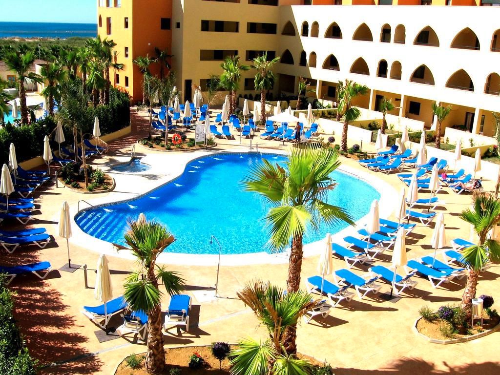 Swimming pool of Apartment to rent in Ayamonte  with Air Conditioner, Heating and Private garden