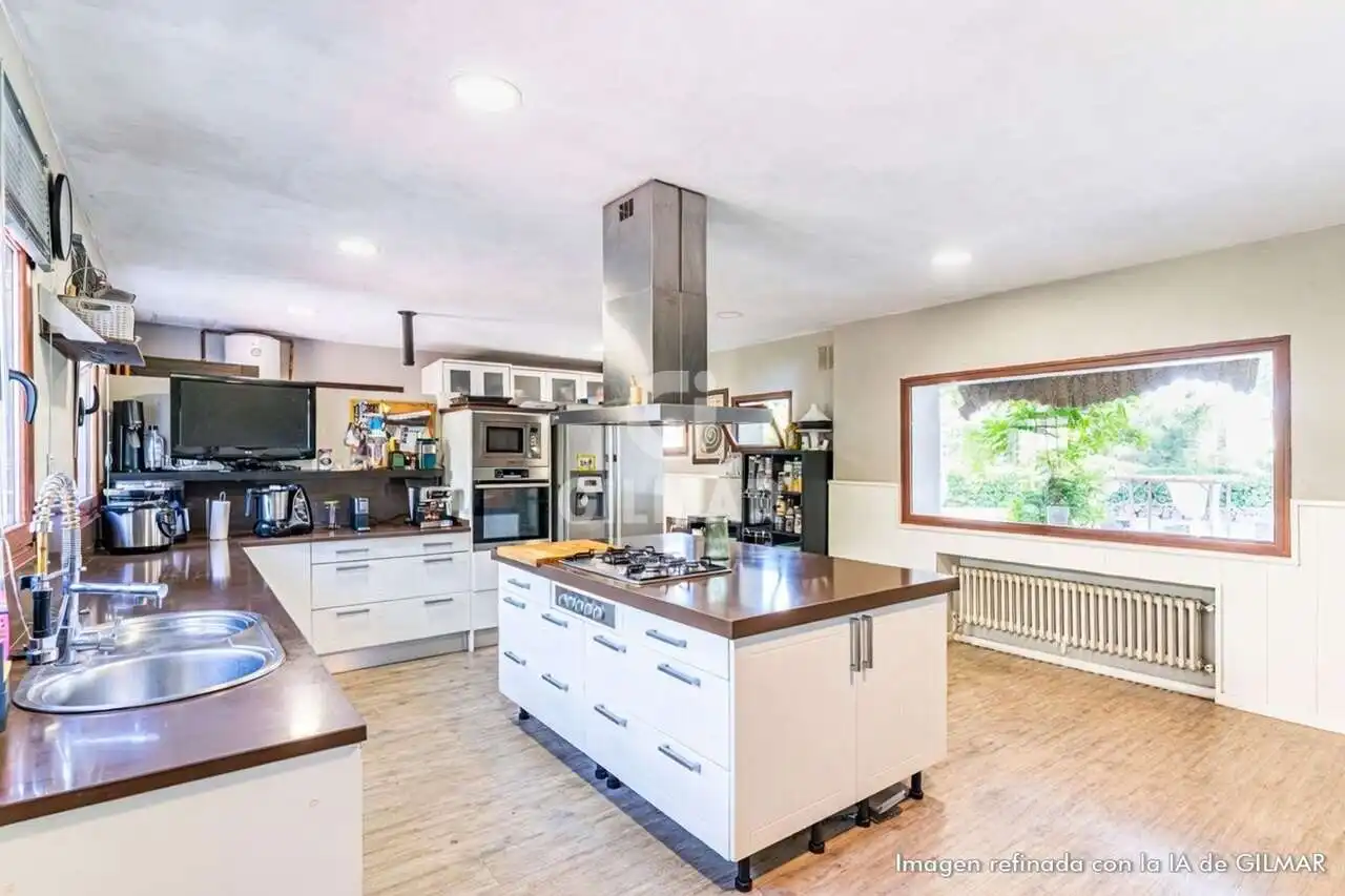 Cocina de Casa o chalet en venta en Boadilla del Monte con Calefacción, Jardín privado y Piscina