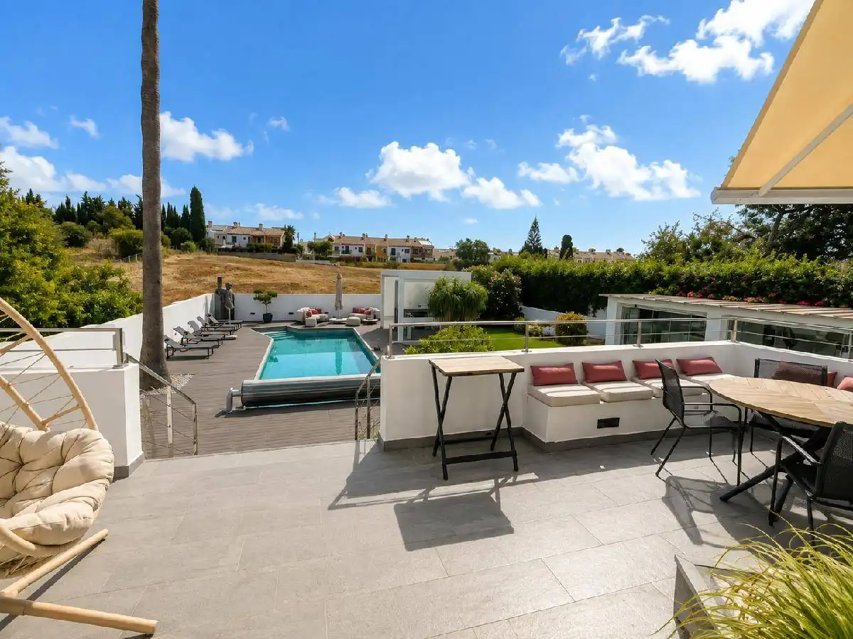Chalet con piscina en venta en San Pedro de Alcántara