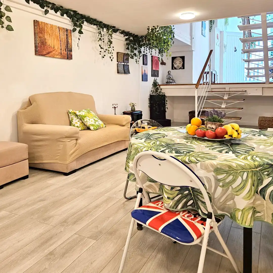 Wohnzimmer von Loft zum Verkauf in Barcelona mit Klimaanlage und Ofen
