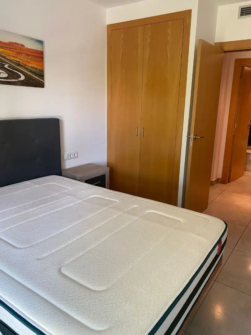 Dormitori de Pis de lloguer en Girona amb Aire condicionat, Calefacció i Parquet