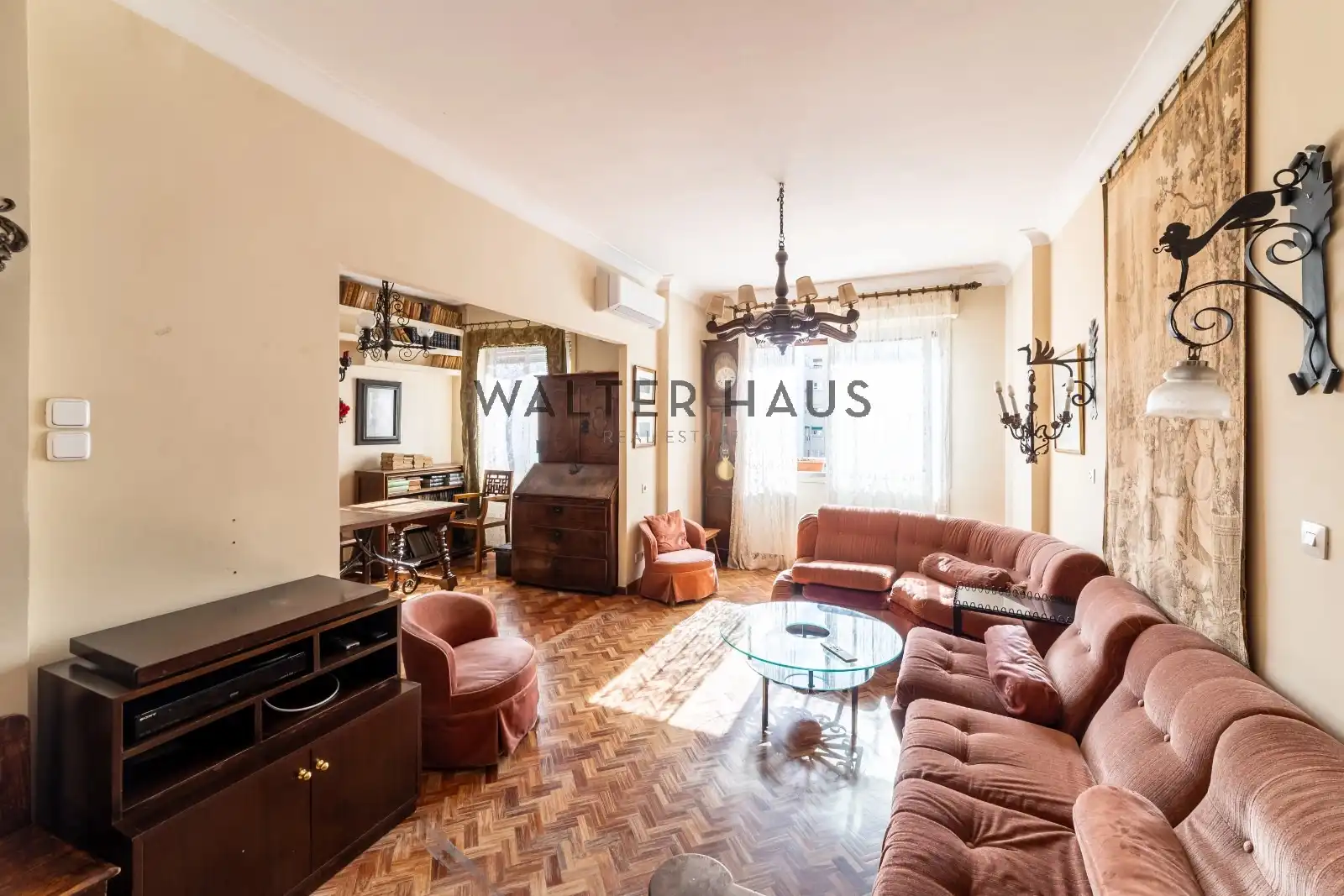 Living room of Flat for sale in Madrid  with Air Conditioner and Heating