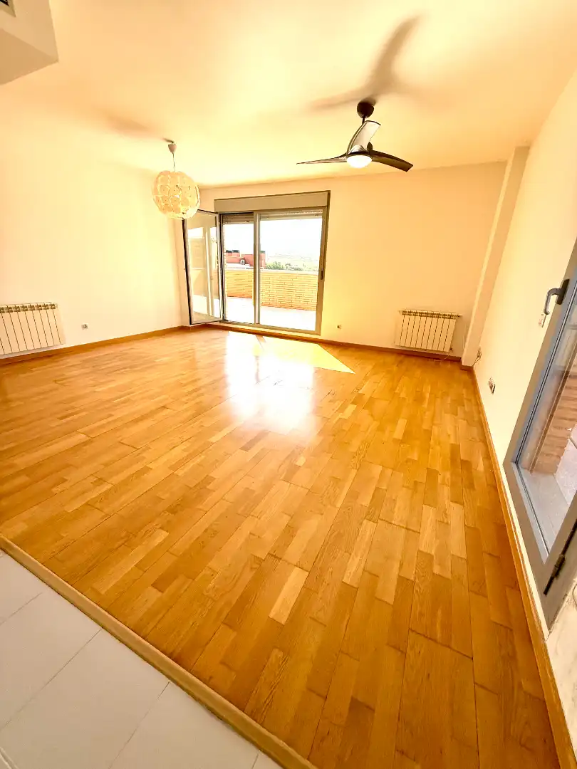 Wohnzimmer von Dachboden zur Miete in Guadalajara mit Klimaanlage, Heizung und Terrasse