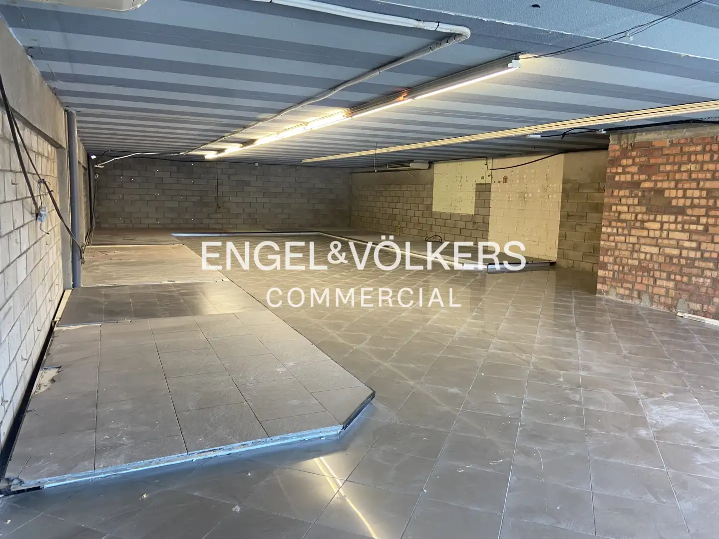 Fabrikhallen zum Verkauf in El Prat de Llobregat