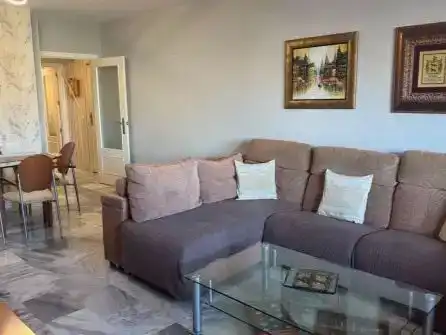 Sala d'estar de Pis en venda en Benalmádena amb Jardí privat, Traster i Piscina