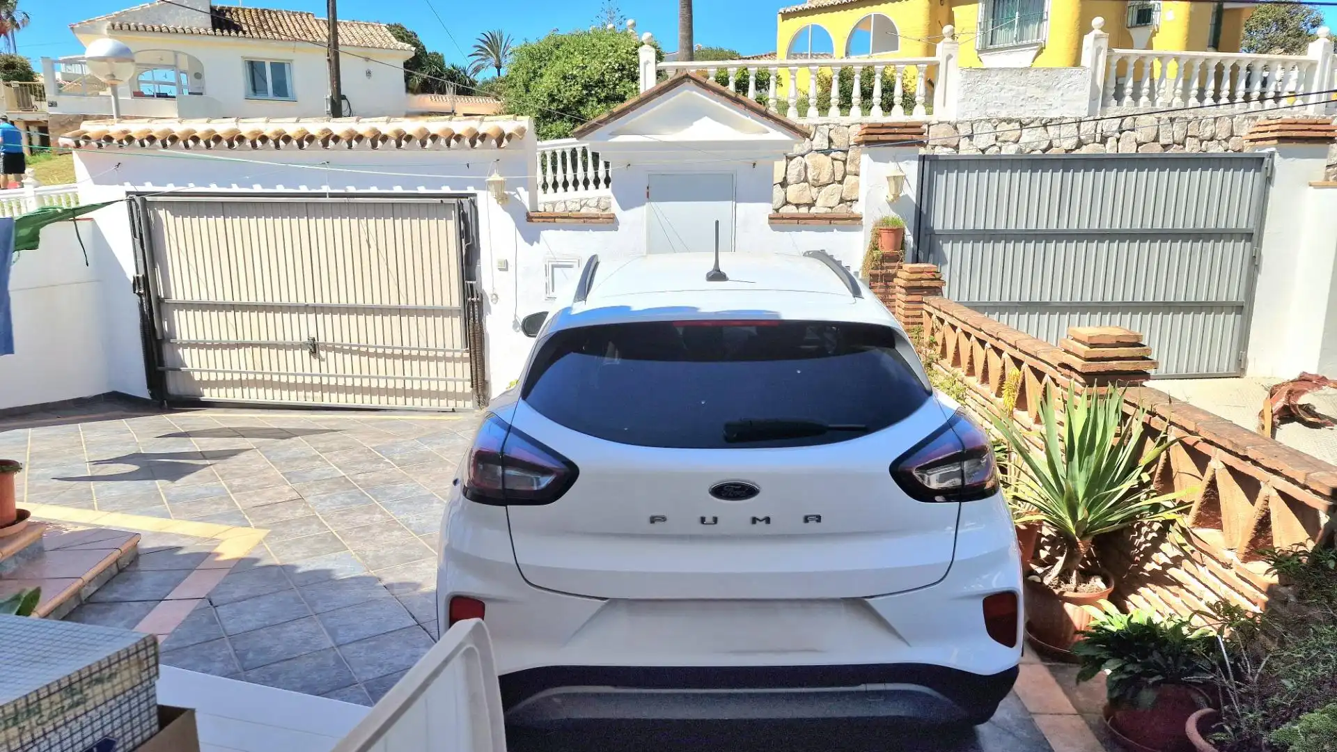 Aparcament de Casa o xalet en venda en Mijas amb Aire condicionat, Jardí privat i Terrassa