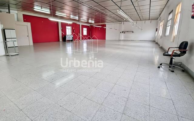 Nave industrial en Venta en Rocafonda