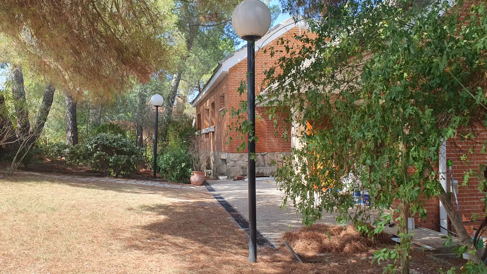 Vista exterior de Casa o xalet de lloguer en Valdemorillo amb Calefacció, Jardí privat i Terrassa
