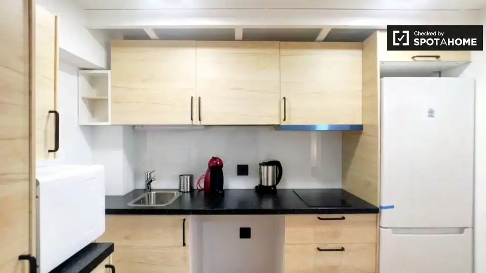 Habitación en Almenara -Ventilla