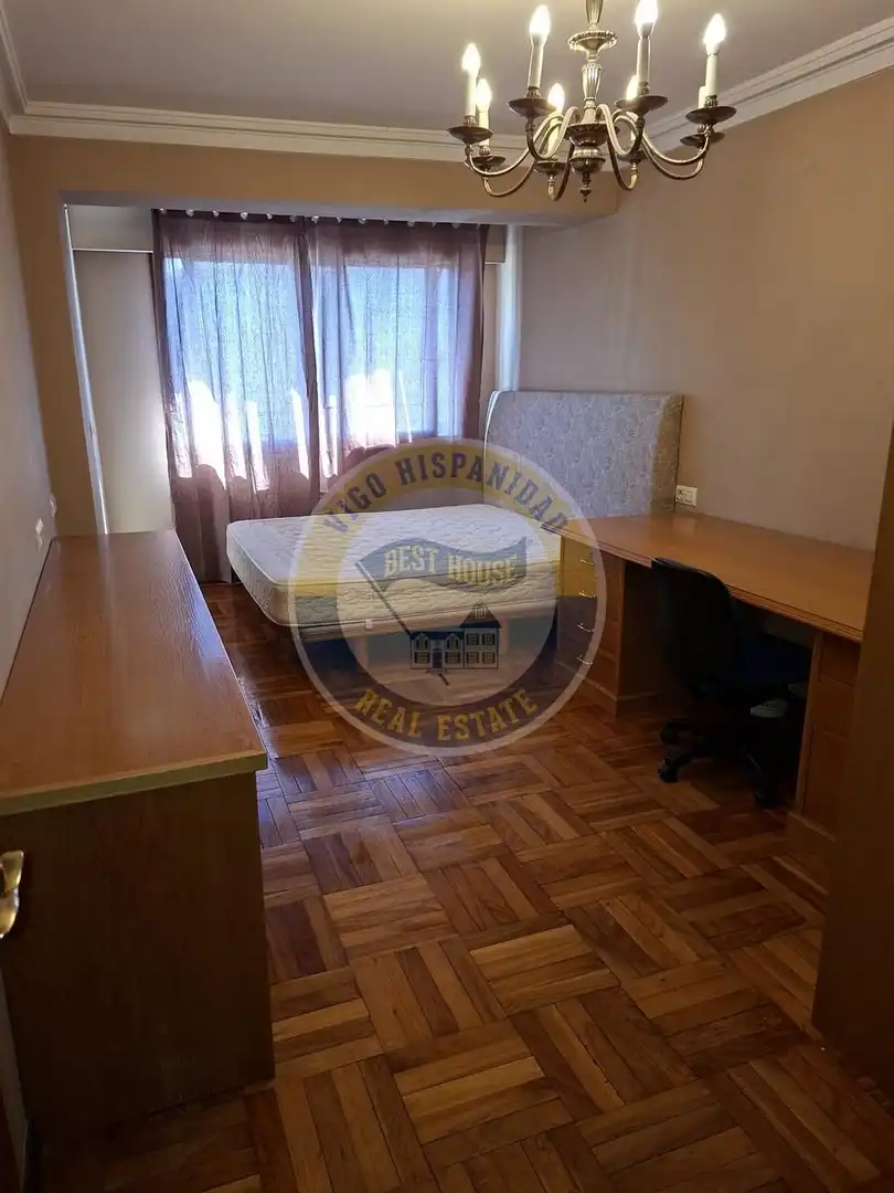 Habitación de Piso de alquiler en Vigo  con Calefacción, Parquet y Amueblado
