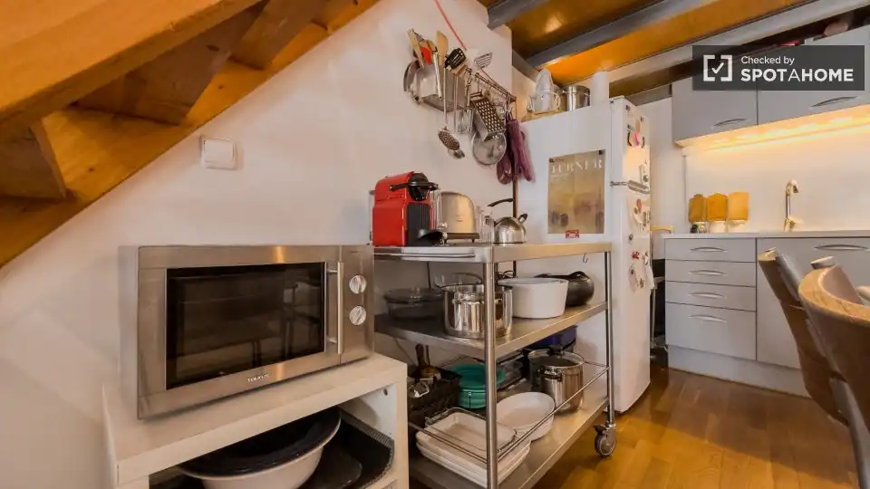 Appartamento con terrazza in affitto a Ciutat Vella, imagen 4