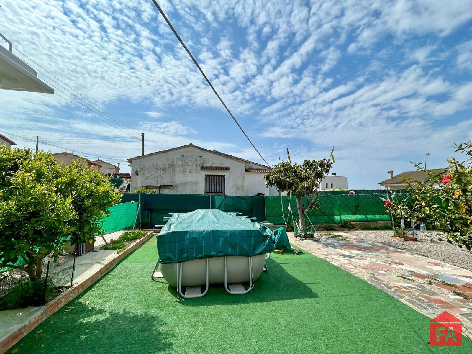 Exterior view of House or chalet for sale in El Vendrell  with Air Conditioner, Heating and Terrace