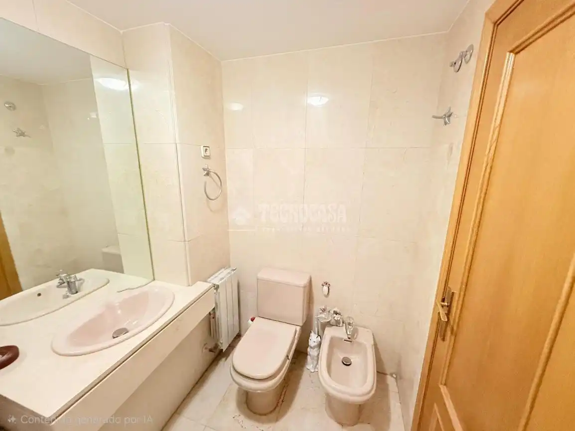 Baño de Piso en venta en Alcorcón con Calefacción y Balcón